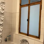 Von Der Herzogshoehe ,wifi, Netflix, Parkplatz, Kamin, Fussbodenheizung, Thermomix, Babybett, E-autoladestation Apartament *