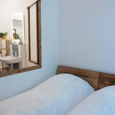 דירה Von Der Herzogshoehe ,wifi, Netflix, Parkplatz, Kamin, Fussbodenheizung, Thermomix, Babybett, E-autoladestation קמניץ