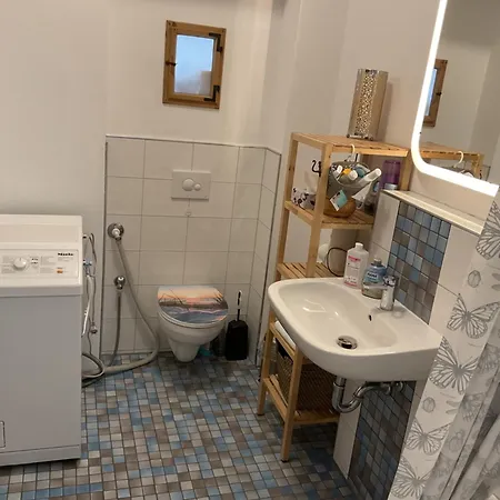 דירה Von Der Herzogshoehe ,wifi, Netflix, Parkplatz, Kamin, Fussbodenheizung, Thermomix, Babybett, E-autoladestation קמניץ
